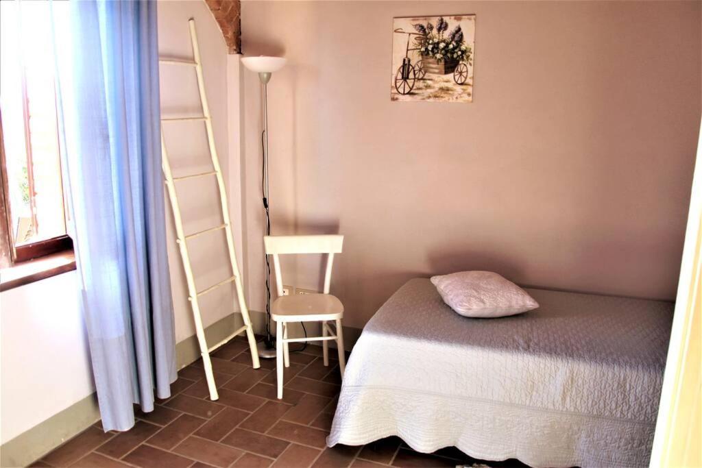Claudia Vacanza Toscana - Appartamento Melograno -10 Min Da Siena Совичилле Экстерьер фото